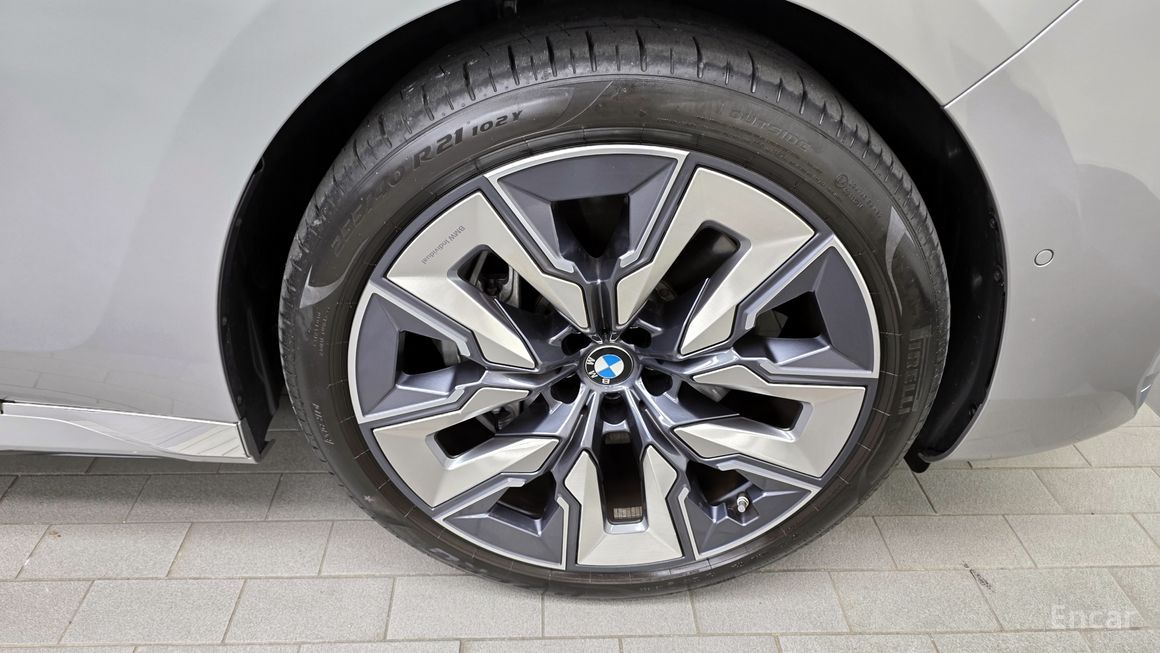 BMW 7 Series - фото 4