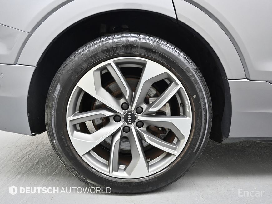 Audi e-Tron - фото 4