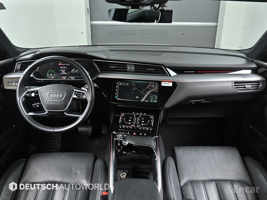 Audi e-Tron - фото 6