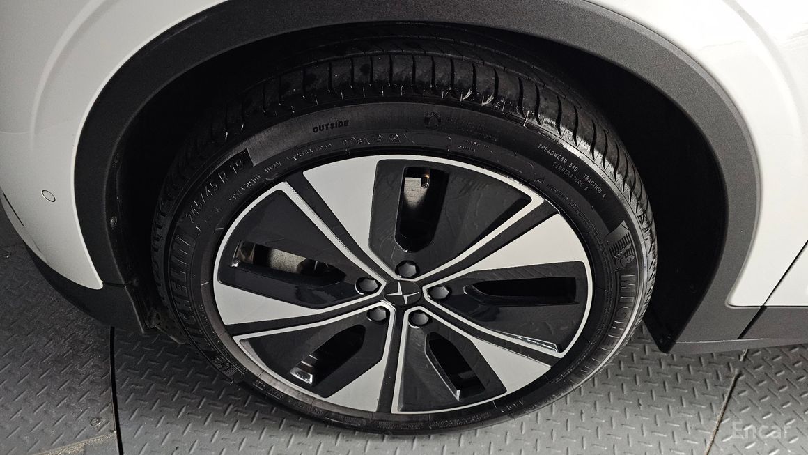 Polestar 2 - фото 4