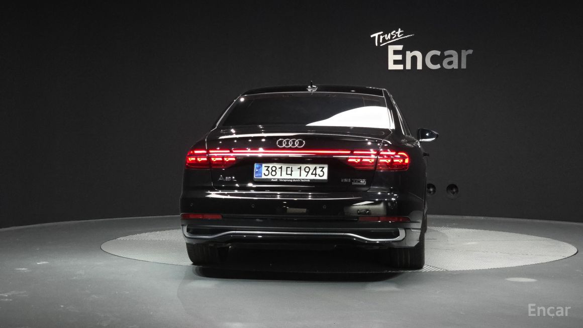 Audi A8 - фото 3