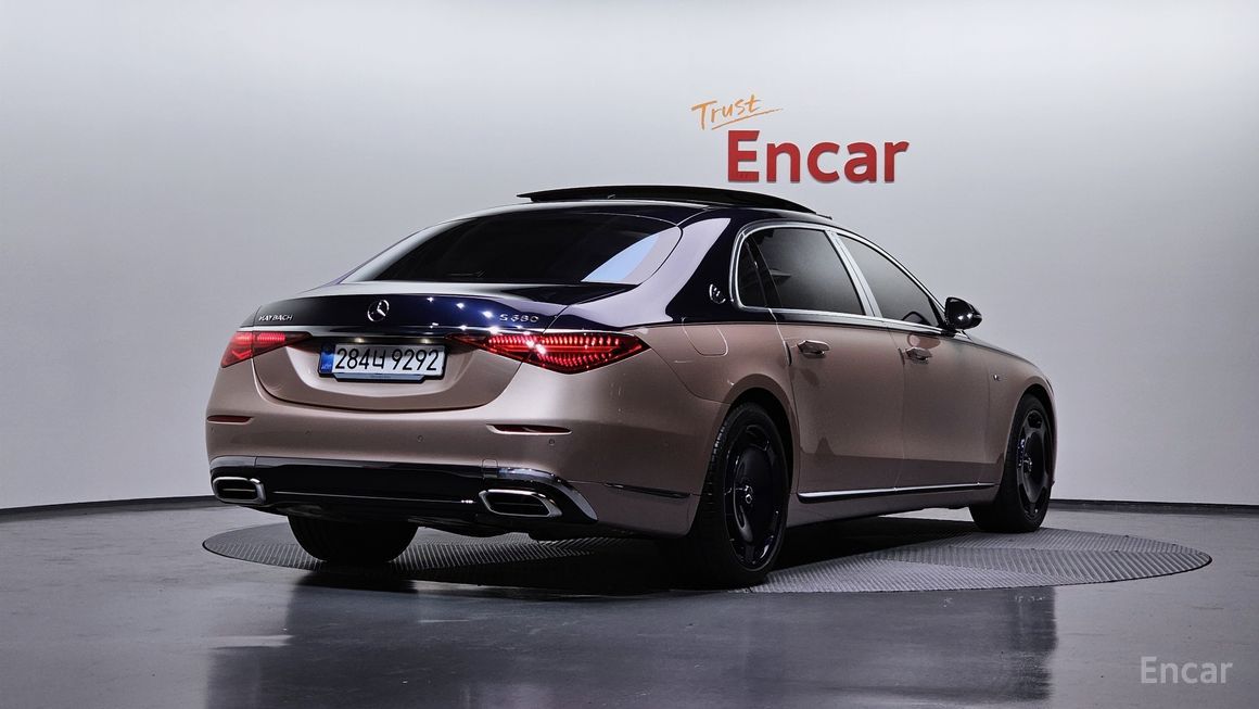 Mercedes-Benz S-Class - фото 1