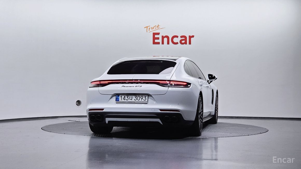 Porsche Panamera - фото 3