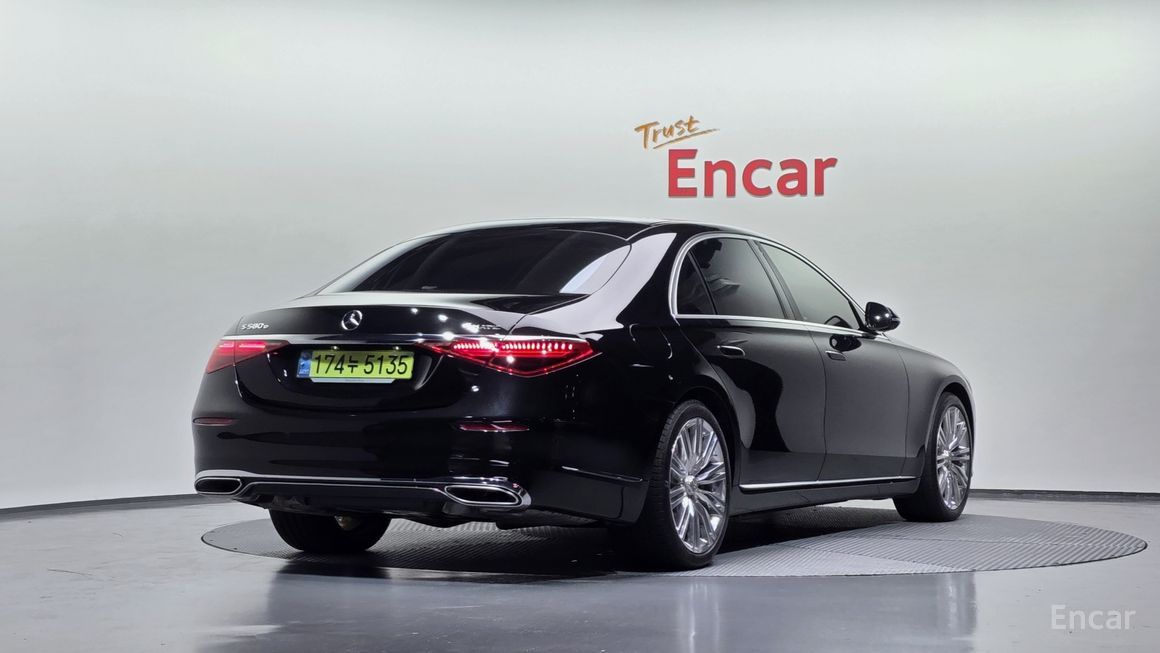 Mercedes-Benz S-Class - фото 1