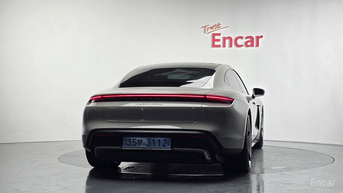 Porsche Taikan - фото 3