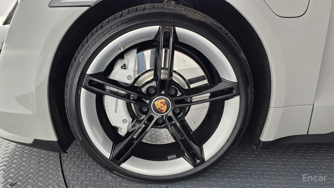 Porsche Taikan - фото 4