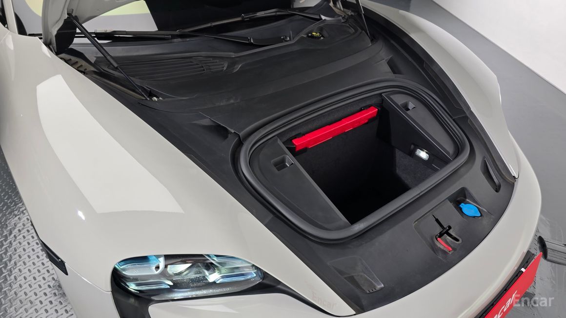 Porsche Taikan - фото 5