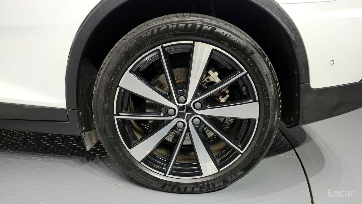 Polestar 2 - фото 4