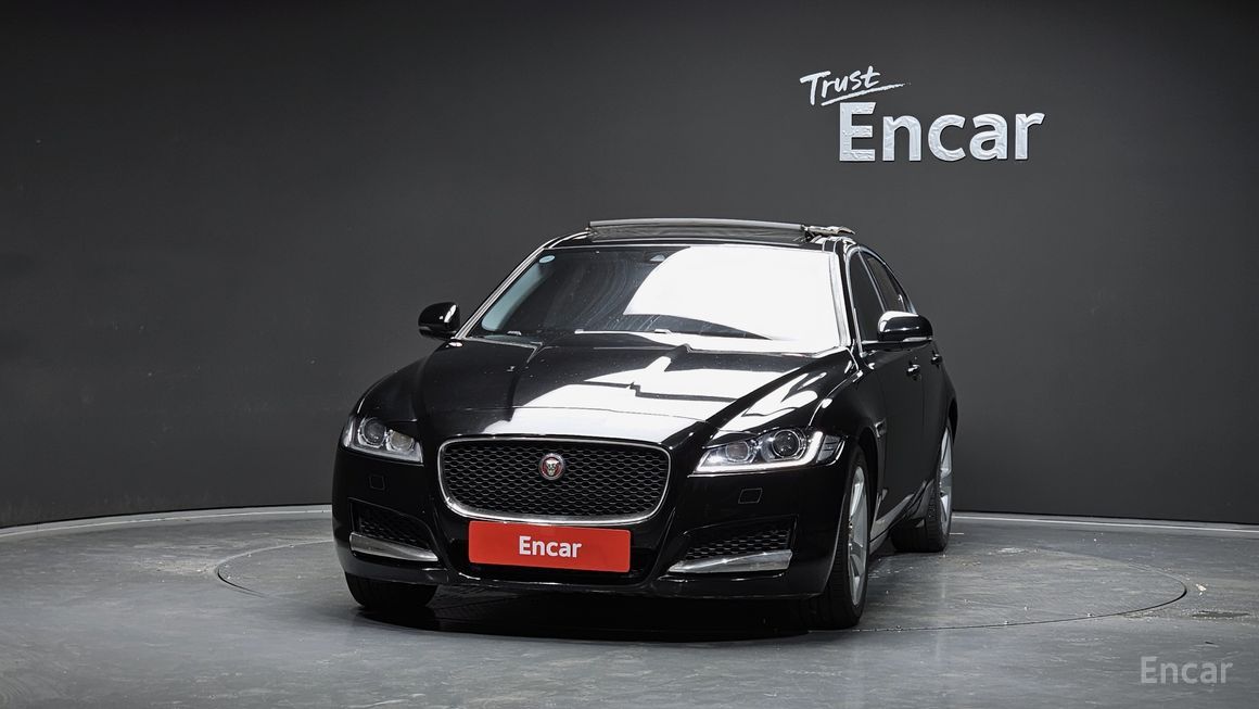 Jaguar XF - фото 2