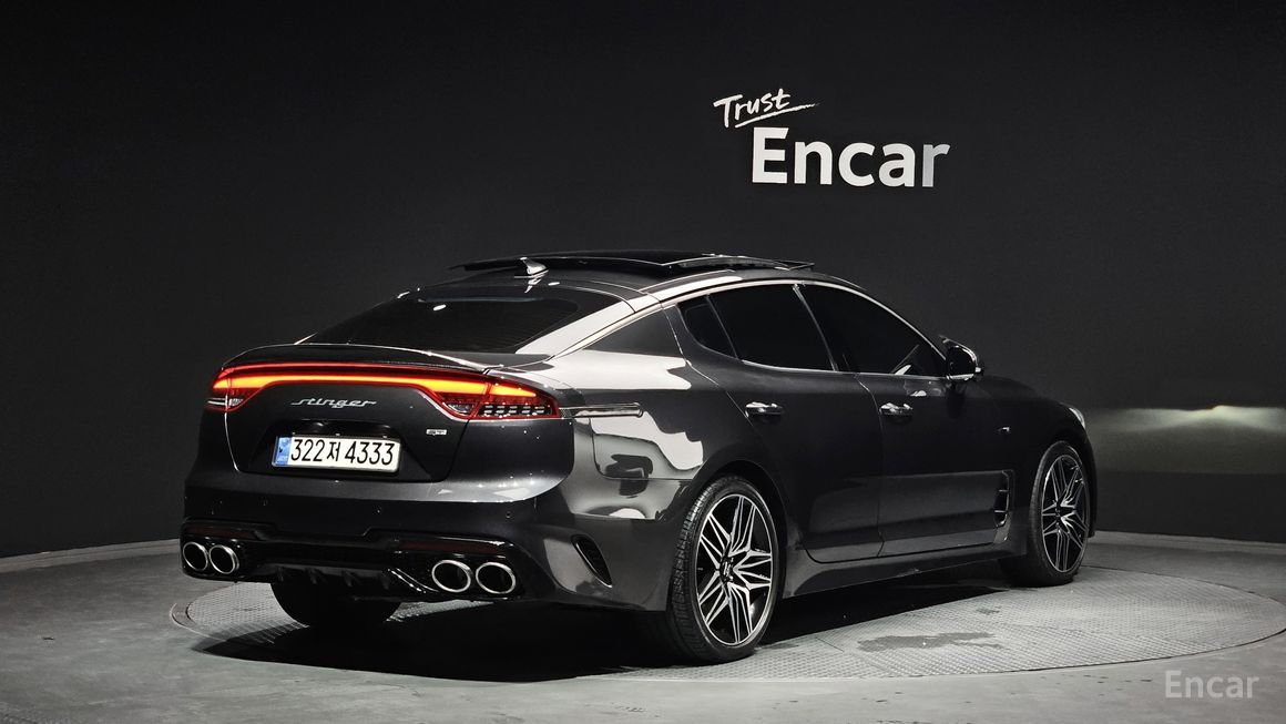 Kia Stinger - фото 1