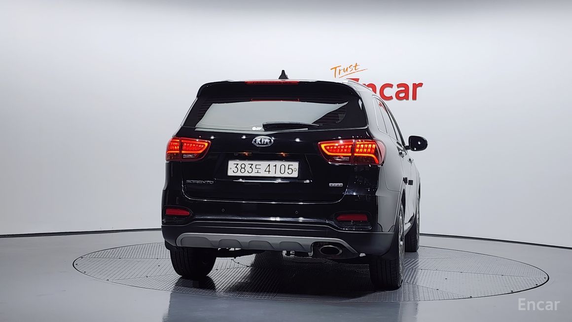 Kia Sorento - фото 3