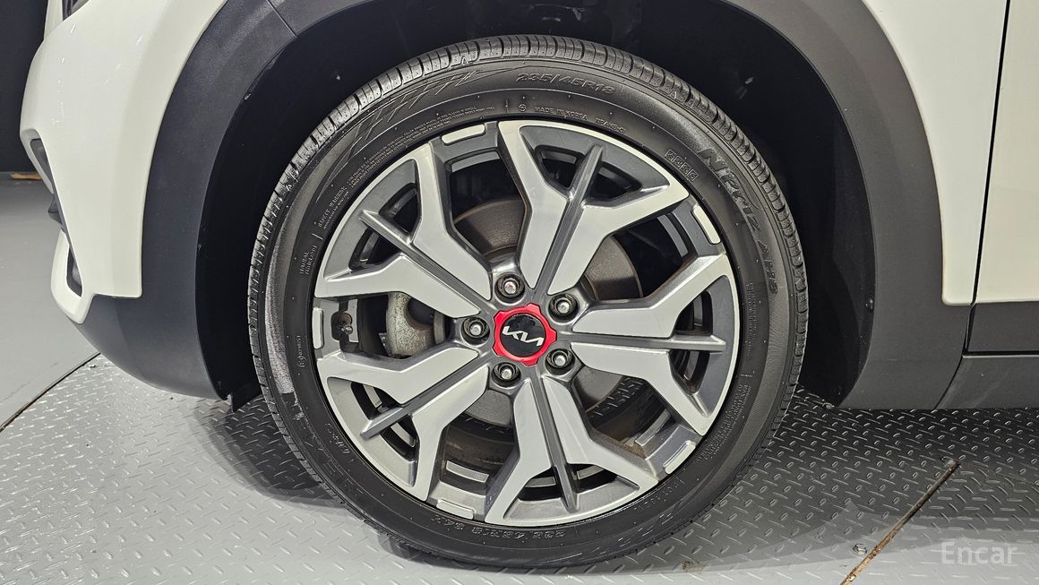 Kia Seltos - фото 4