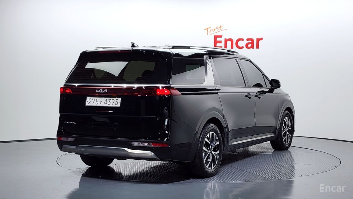 Kia Carnival - фото 1