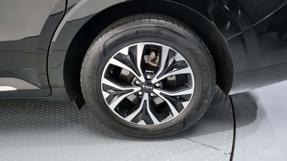 Kia Carnival - фото 4