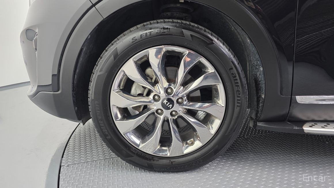 Kia Sorento - фото 4