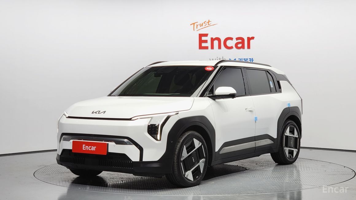Kia EV3 - фото 0
