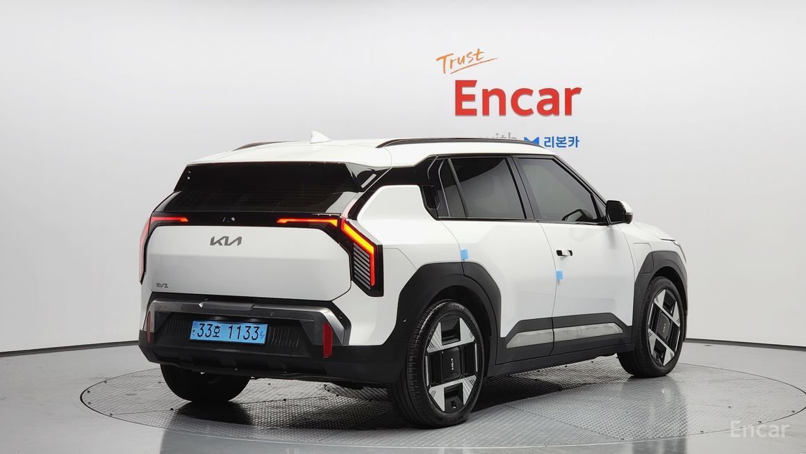 Kia EV3 - фото 1