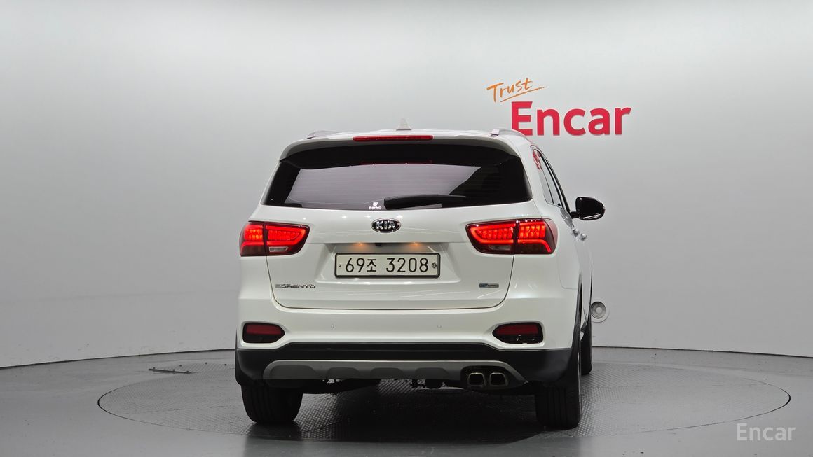 Kia Sorento - фото 3