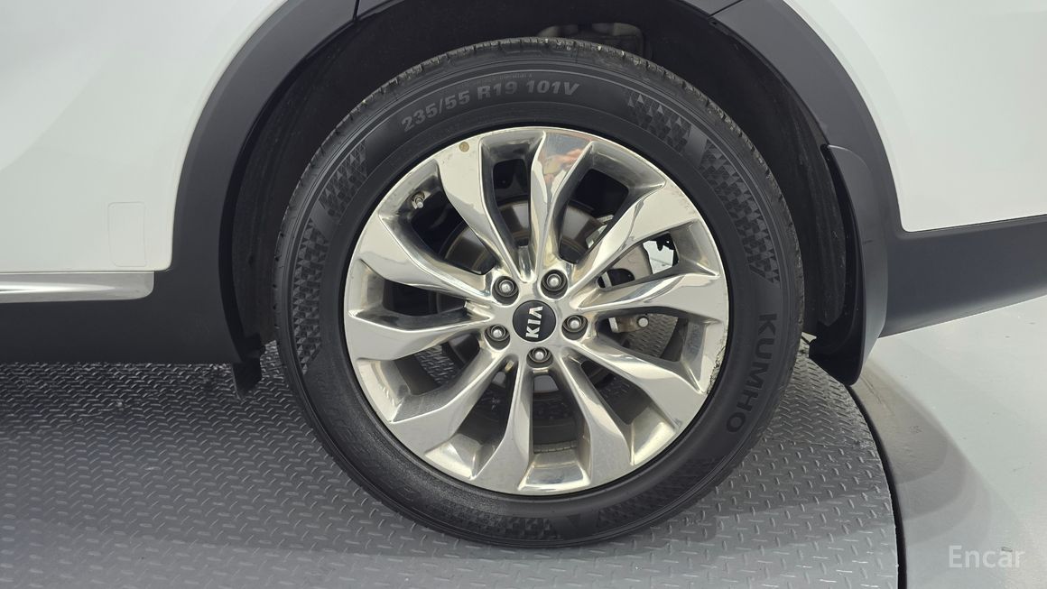 Kia Sorento - фото 4