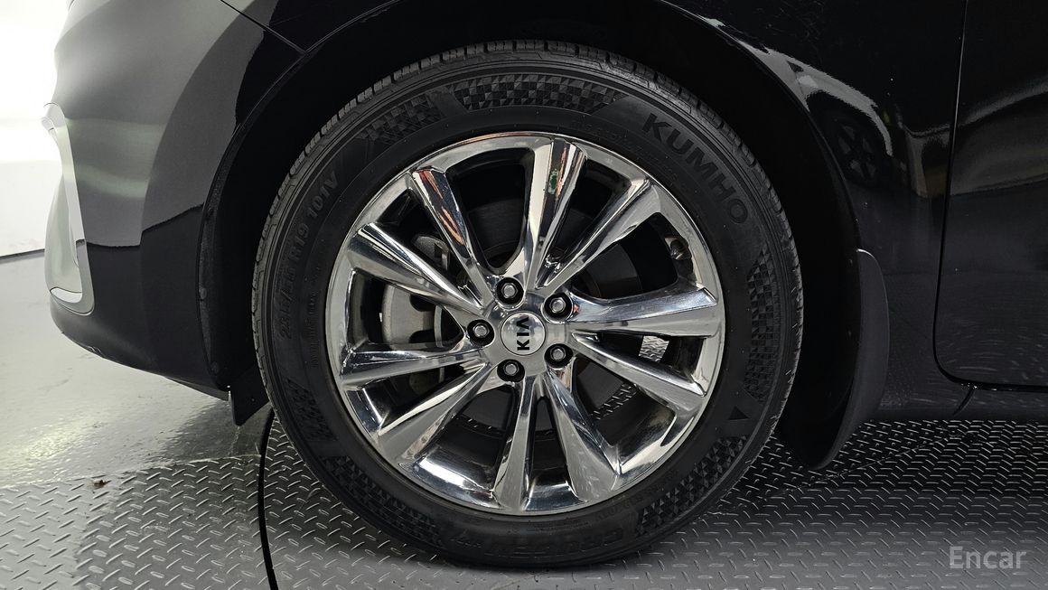 Kia Carnival - фото 4