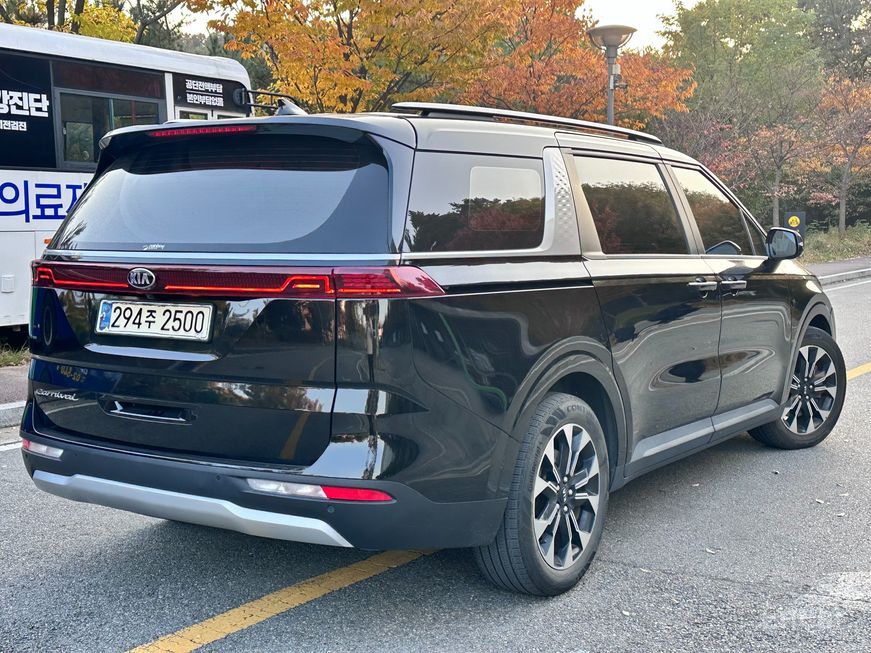 Kia Carnival - фото 2