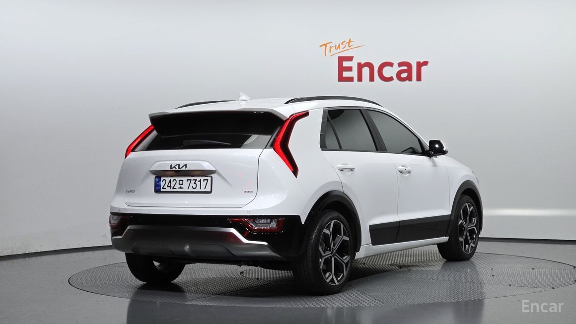 Kia Niro - фото 1