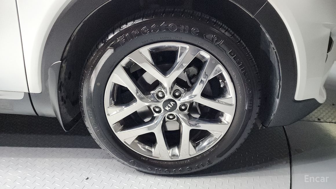 Kia Sorento - фото 4