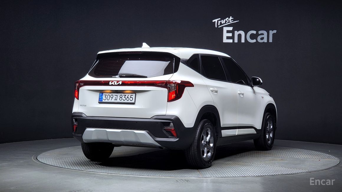 Kia Seltos - фото 1