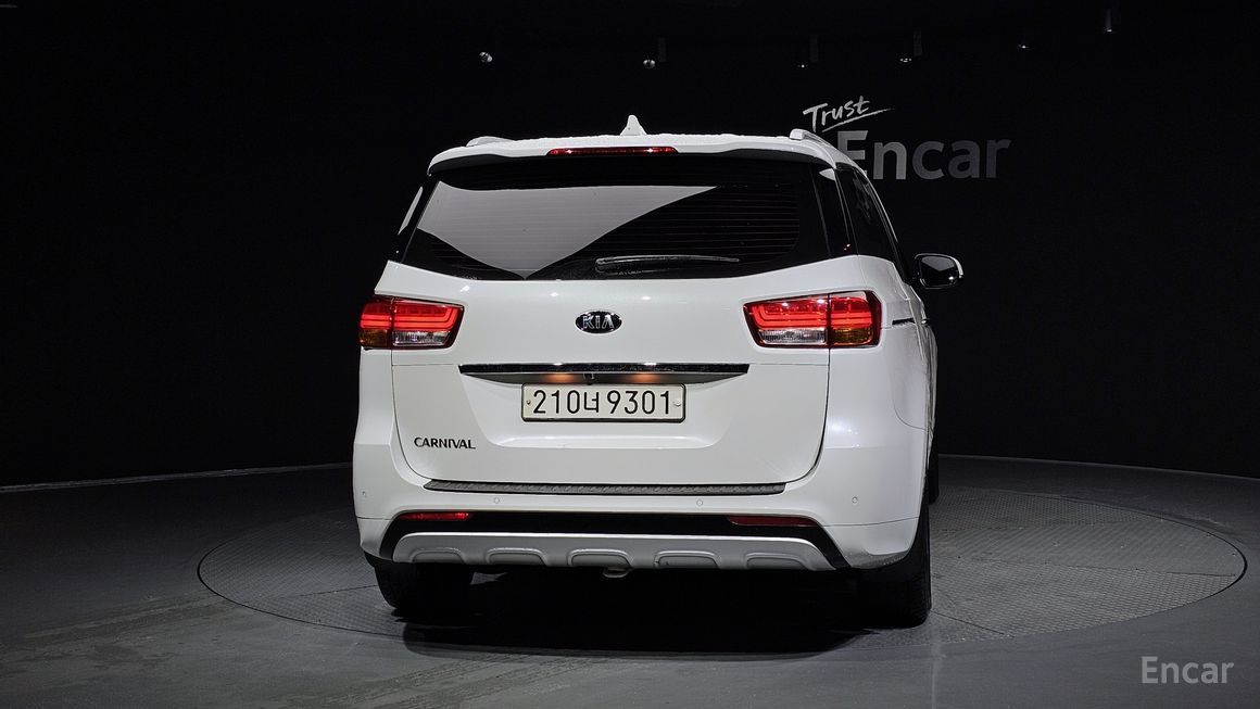 Kia Carnival - фото 3