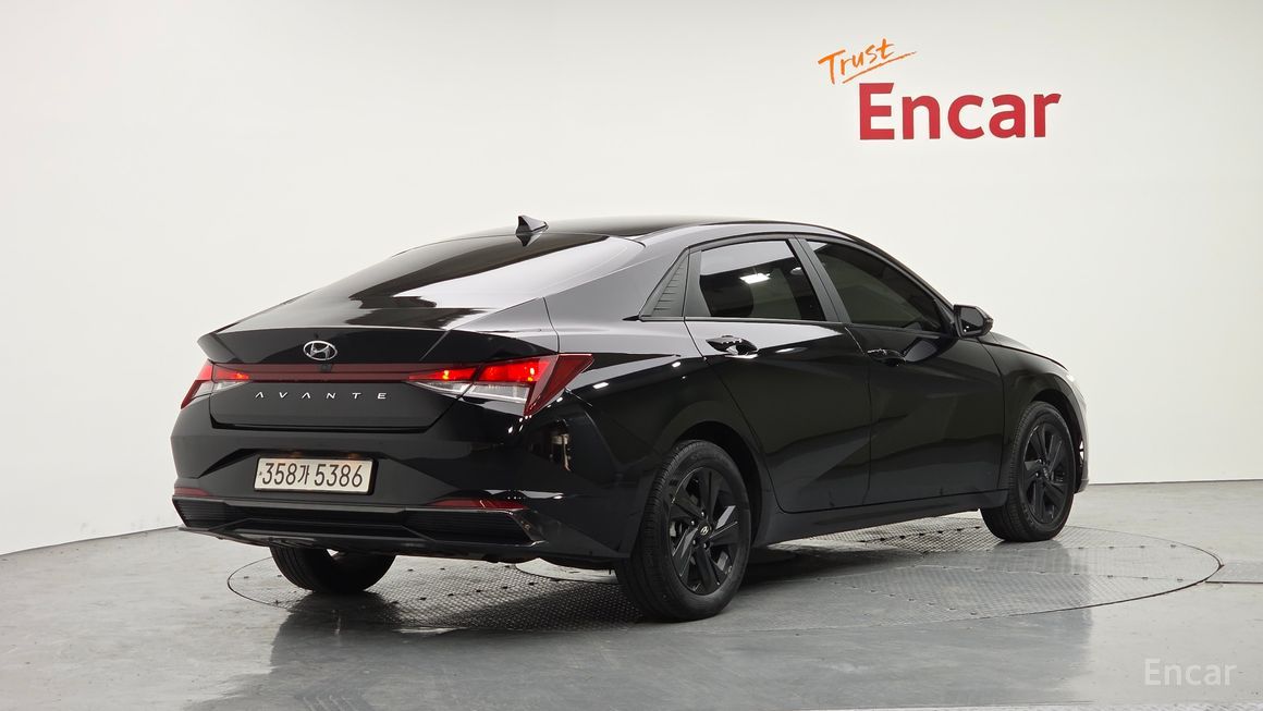 Hyundai Avante - фото 1