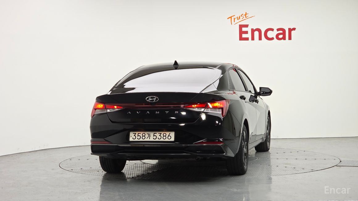 Hyundai Avante - фото 3