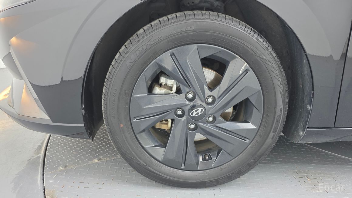 Hyundai Avante - фото 4