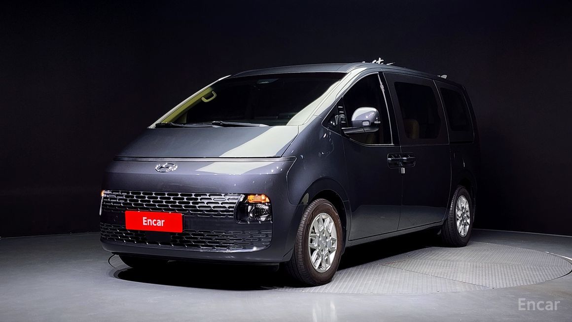 Hyundai Staria - фото 0