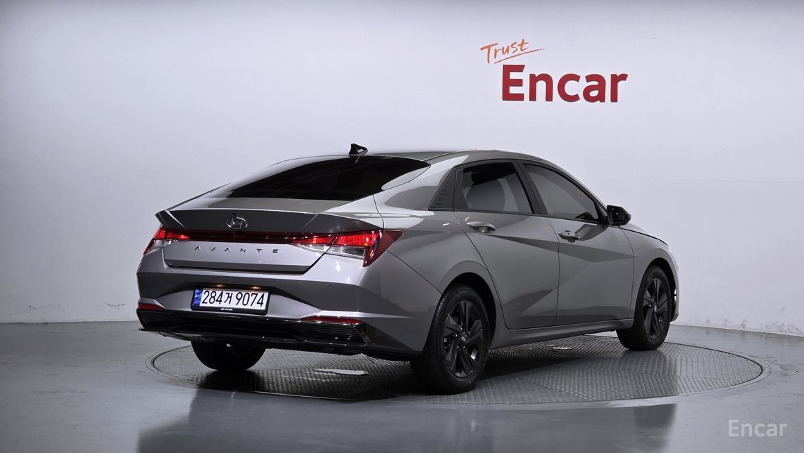 Hyundai Avante - фото 1