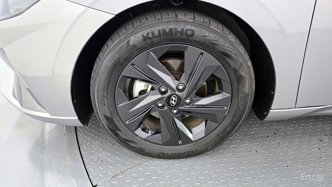 Hyundai Avante - фото 4