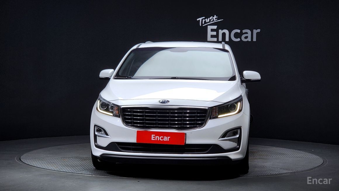 Kia Carnival - фото 2