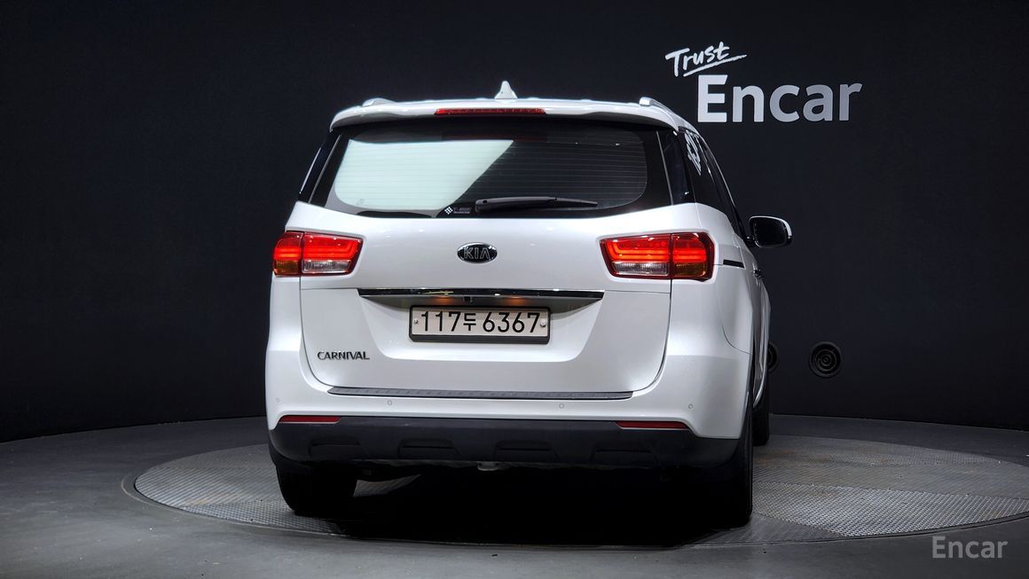 Kia Carnival - фото 3