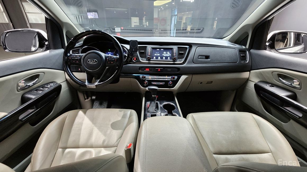 Kia Carnival - фото 6