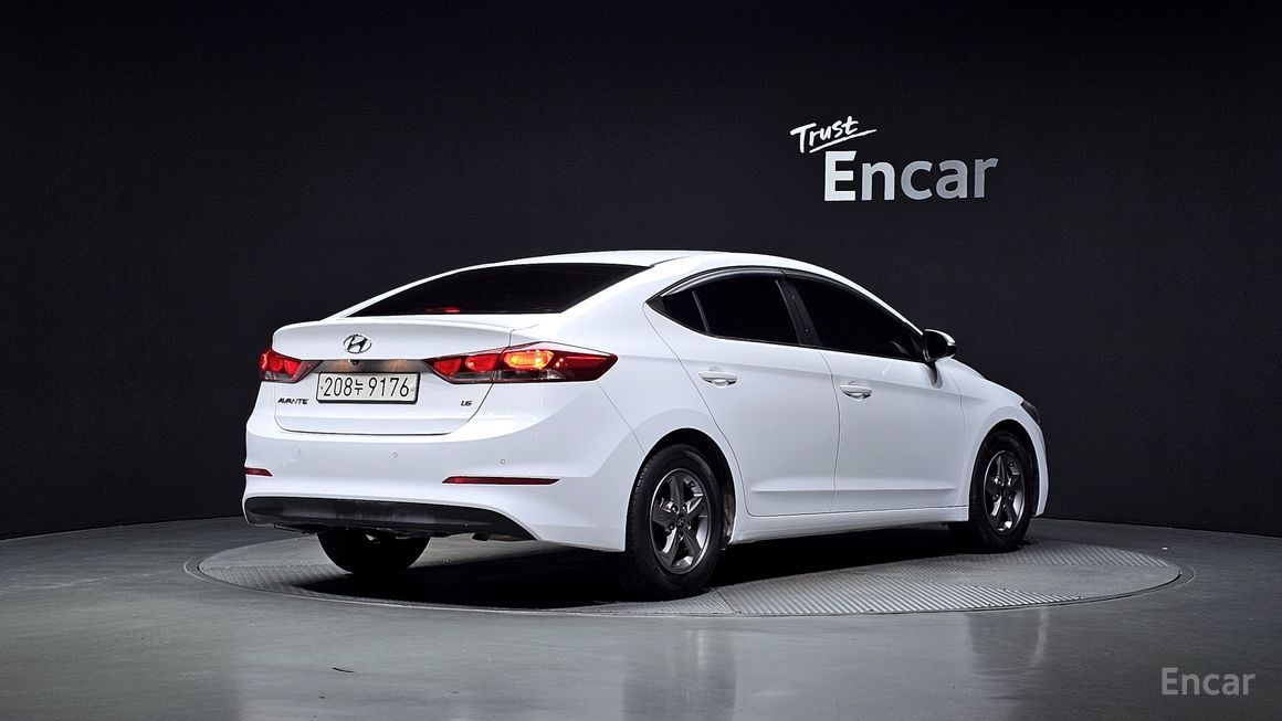 Hyundai Avante - фото 1