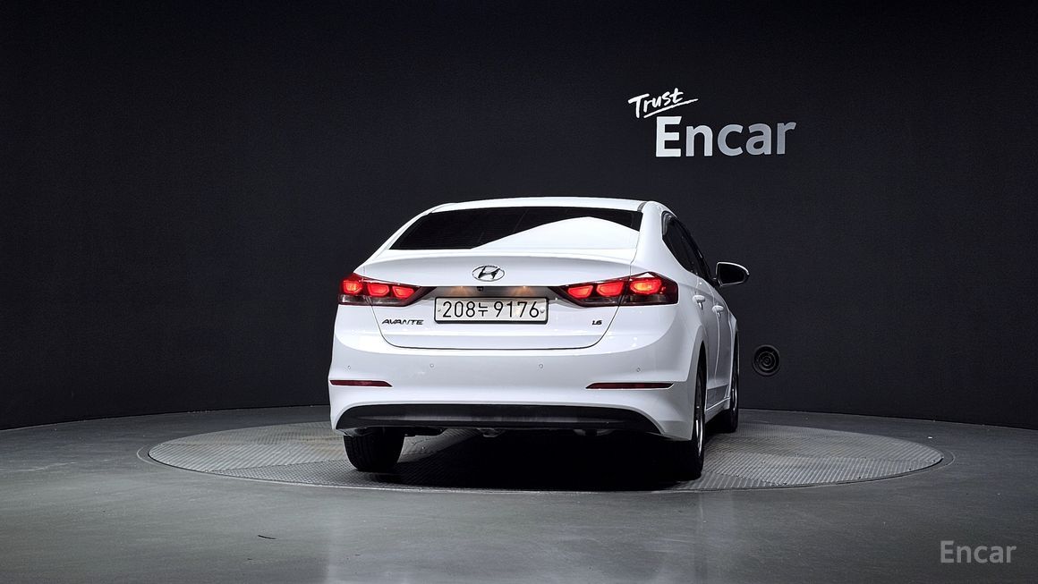 Hyundai Avante - фото 3