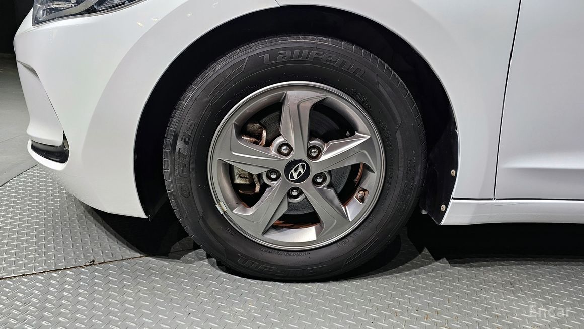 Hyundai Avante - фото 4