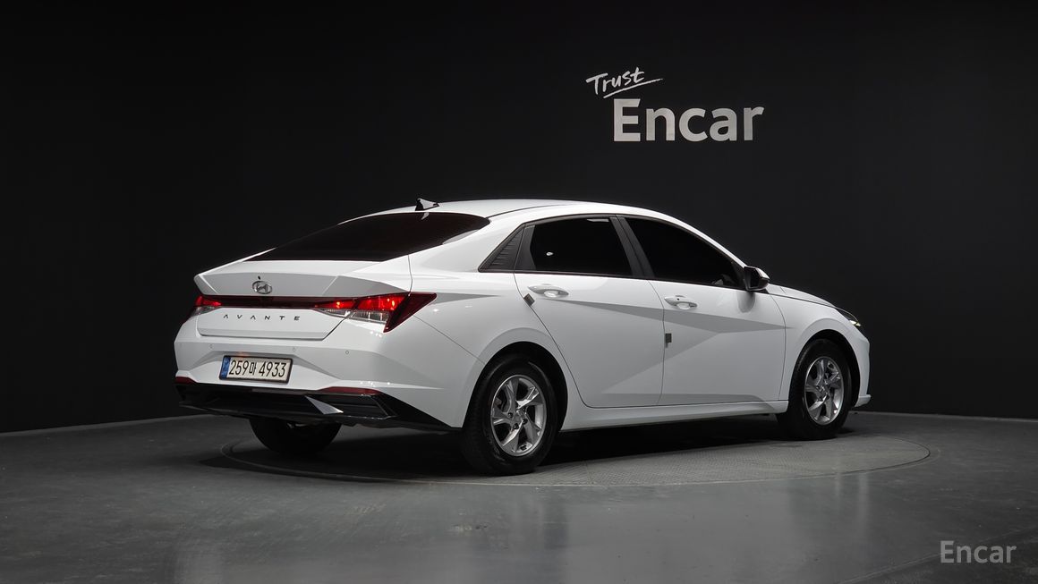 Hyundai Avante - фото 1