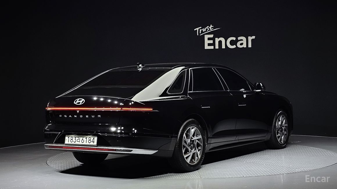 Hyundai Grandeur - фото 1