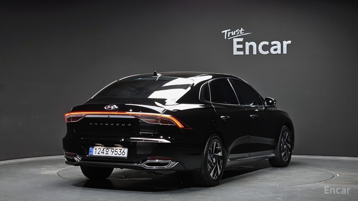 Hyundai Grandeur - фото 1