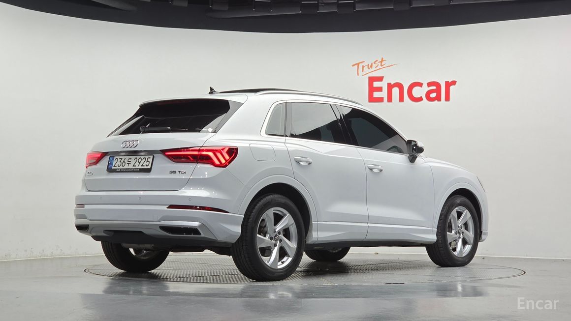 Audi Q3 - фото 1