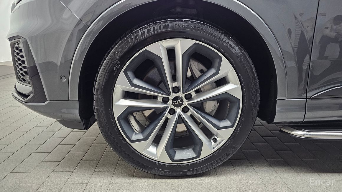 Audi Q7 - фото 4