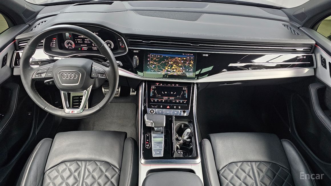 Audi Q7 - фото 6