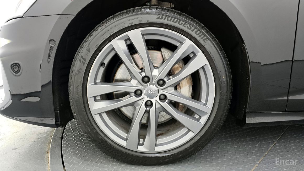 Audi A6 - фото 4