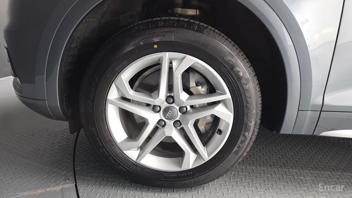 Audi Q5 - фото 4