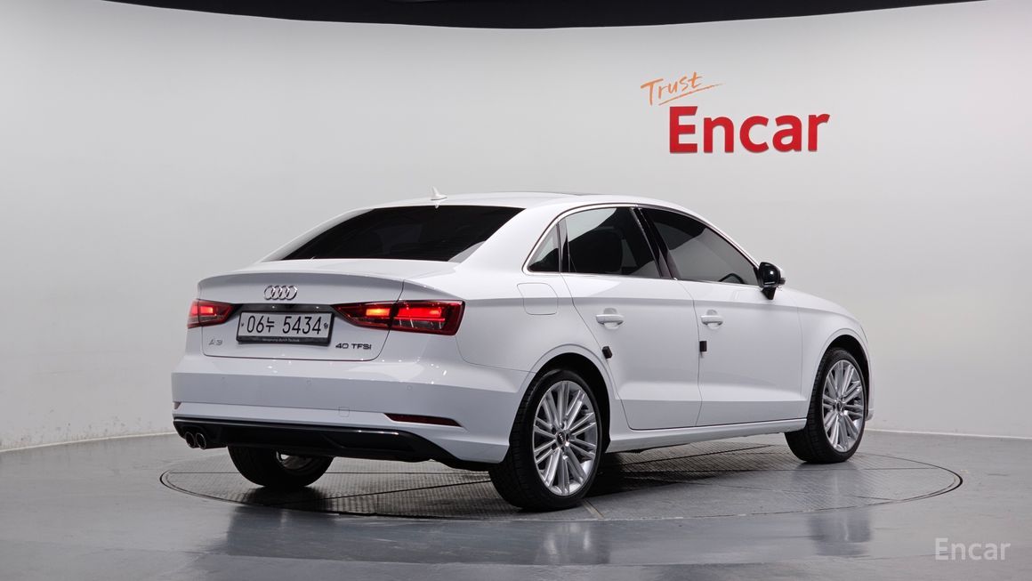 Audi A3 - фото 1